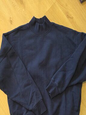 Tna turtleneck crewnecn